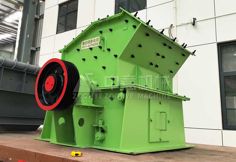 High-efficiency fine crusher